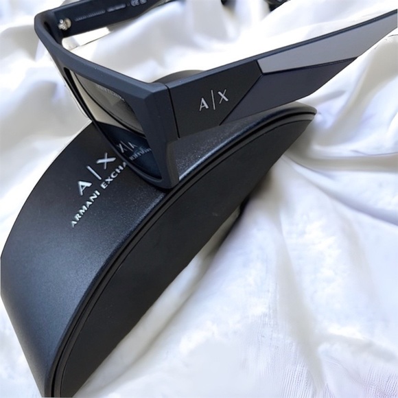 AlX Armani Exchange l Sunglasses Set Sunglasses l Case l Care Kit l New - Picture 2 of 9